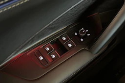 punainen Volkswagen Tiguan 2024 kuva 32.