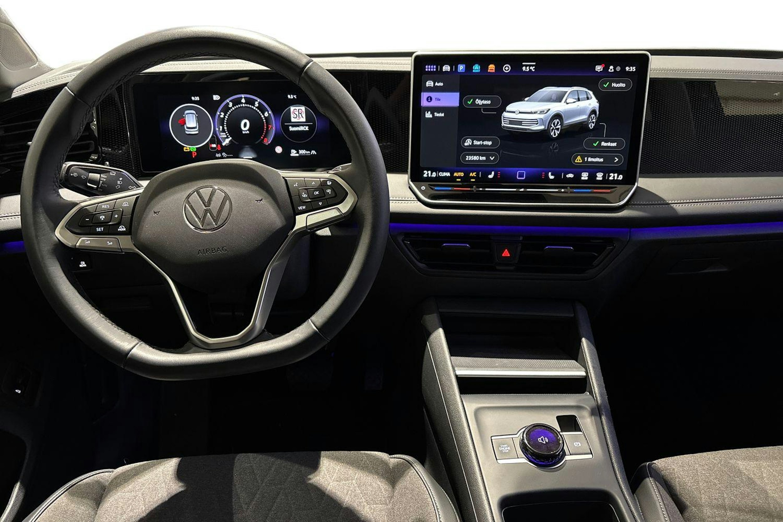 oranssi Volkswagen Tiguan 2024 kuva 7.