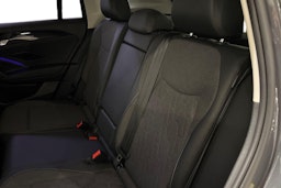 oranssi Volkswagen Tiguan 2024 kuva 8.