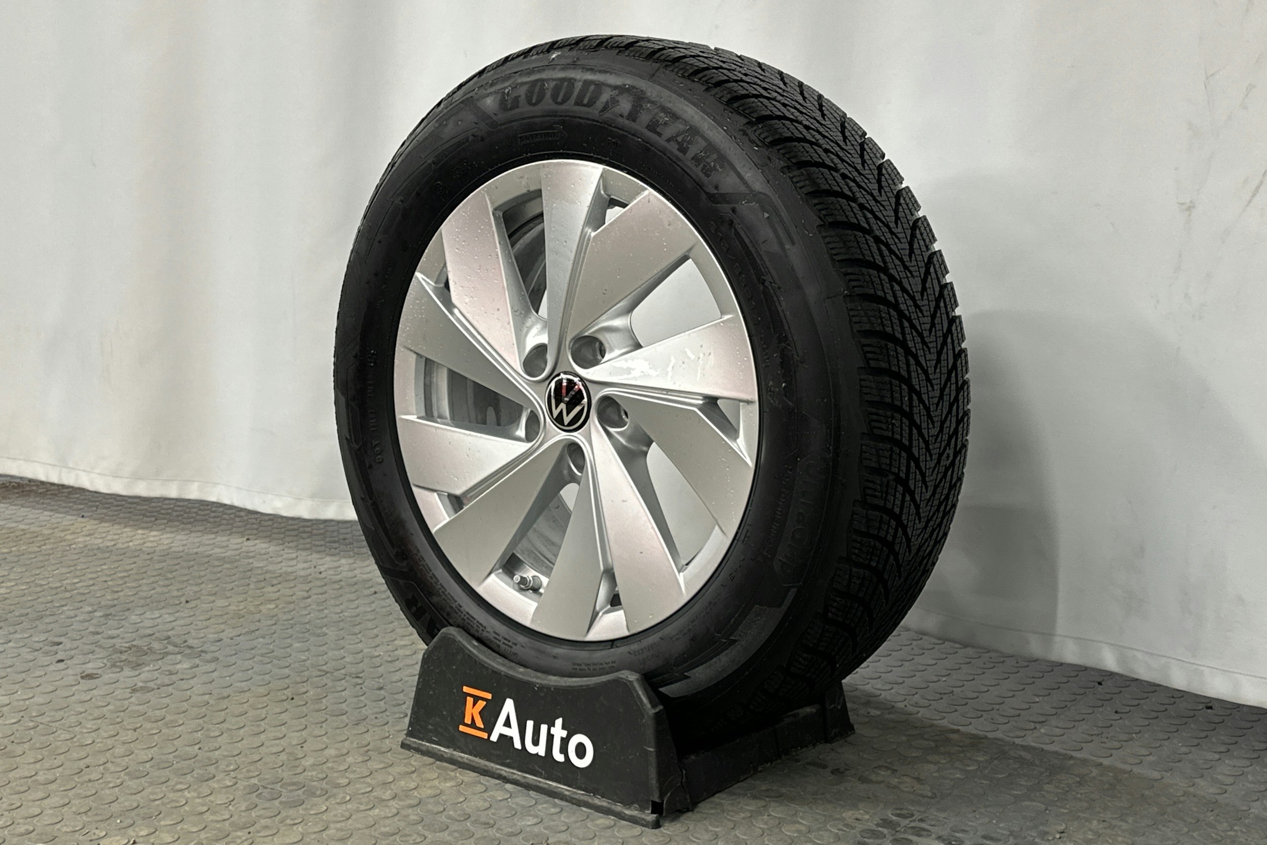 punainen Volkswagen Tiguan 2025 kuva 13.