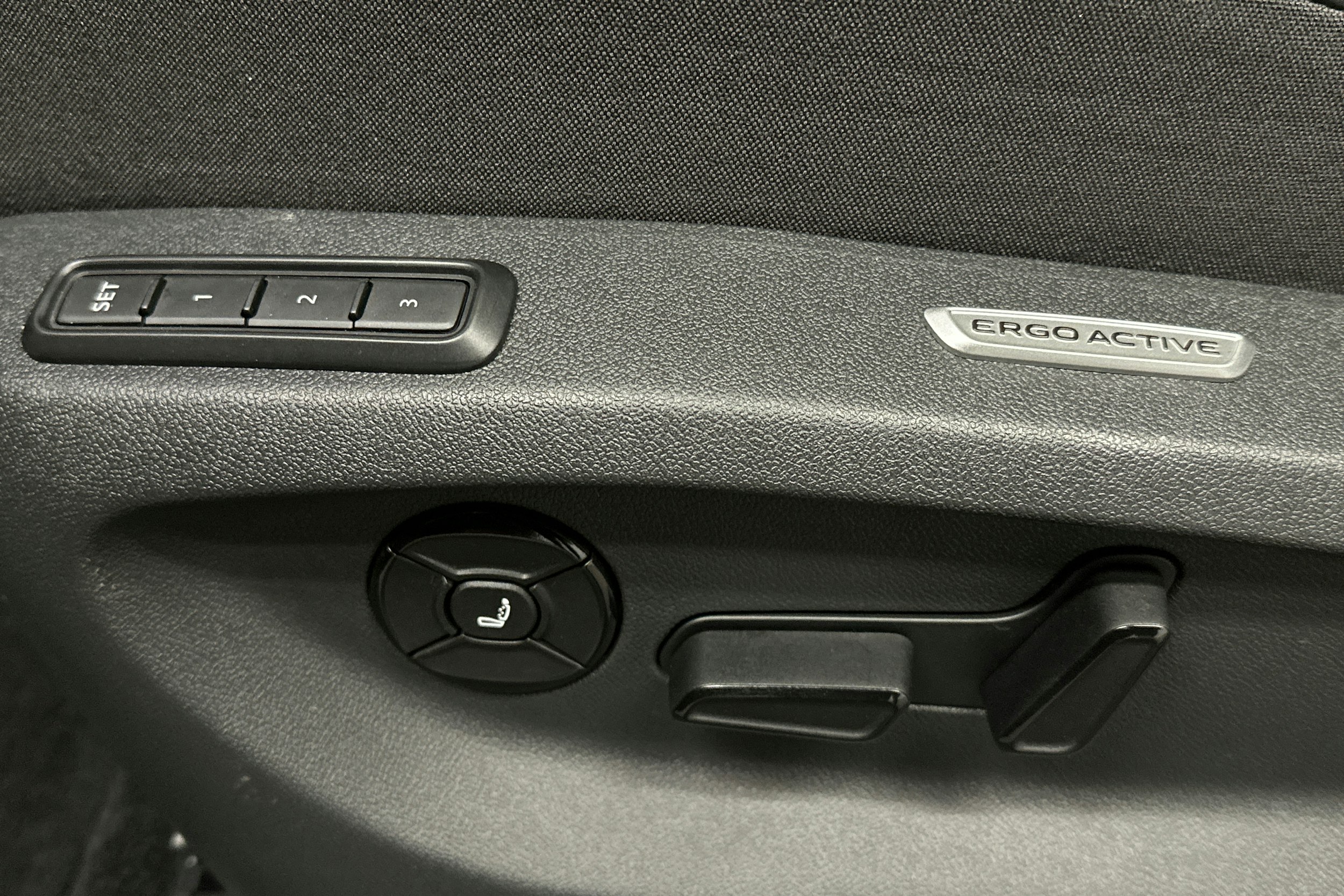 punainen Volkswagen Tiguan 2025 kuva 19.