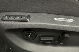 punainen Volkswagen Tiguan 2025 kuva 19.