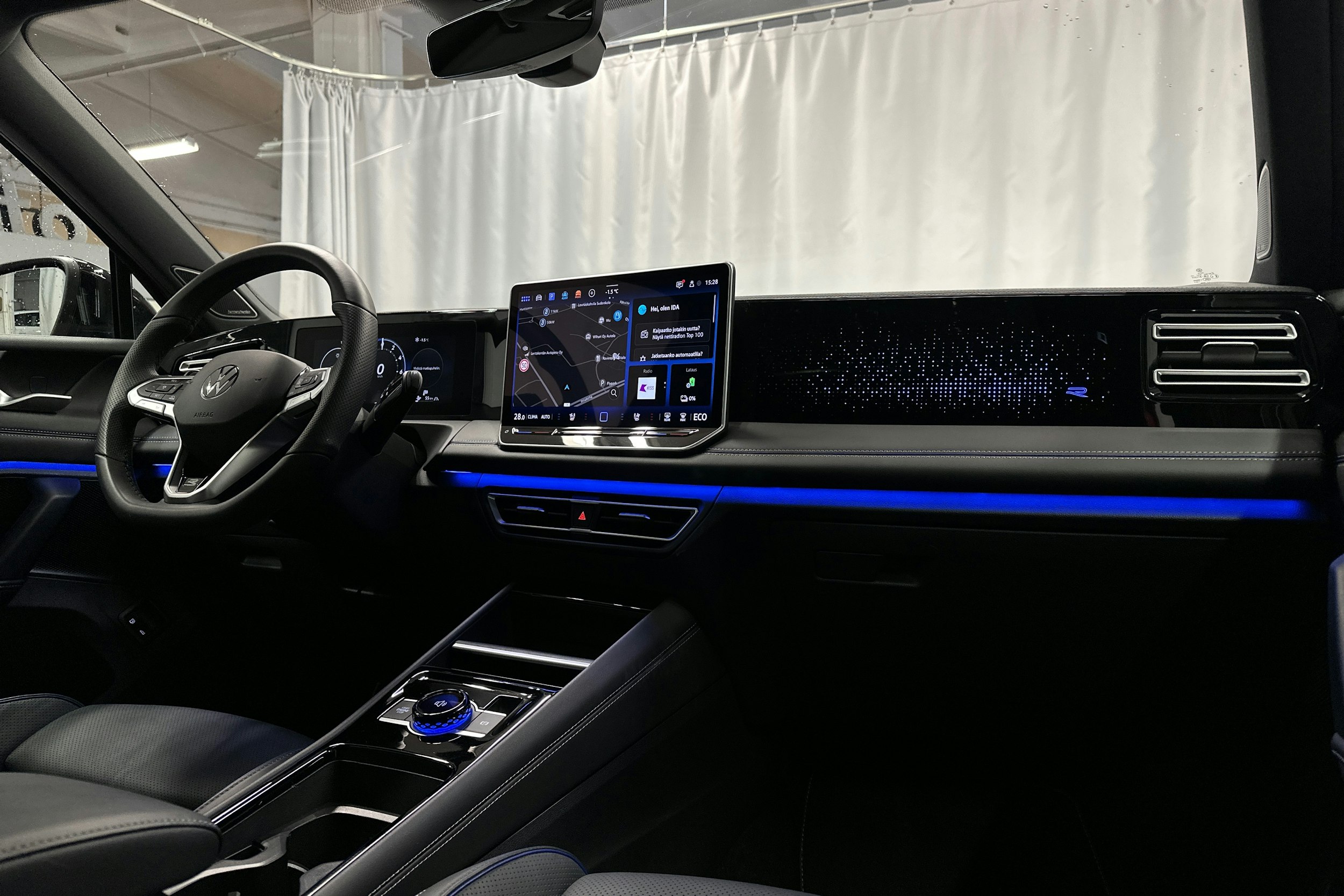 punainen Volkswagen Tiguan 2025 kuva 21.