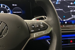 punainen Volkswagen Tiguan 2025 kuva 24.