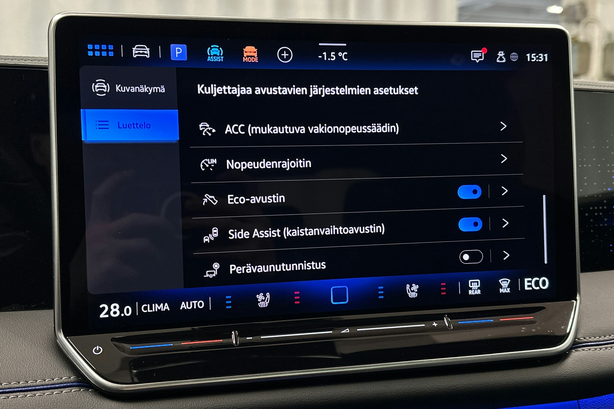 punainen Volkswagen Tiguan 2025 kuva 31.