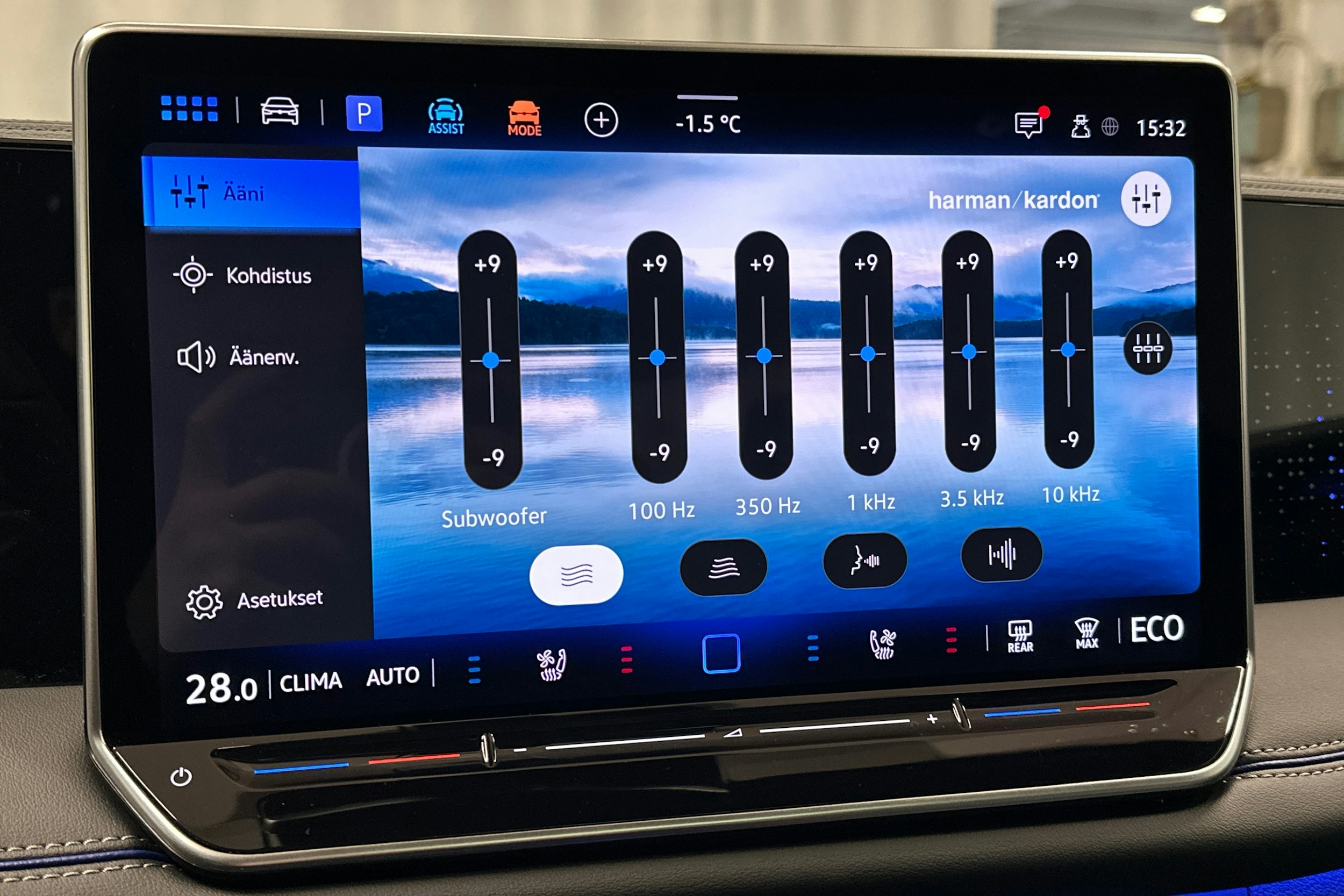 punainen Volkswagen Tiguan 2025 kuva 34.