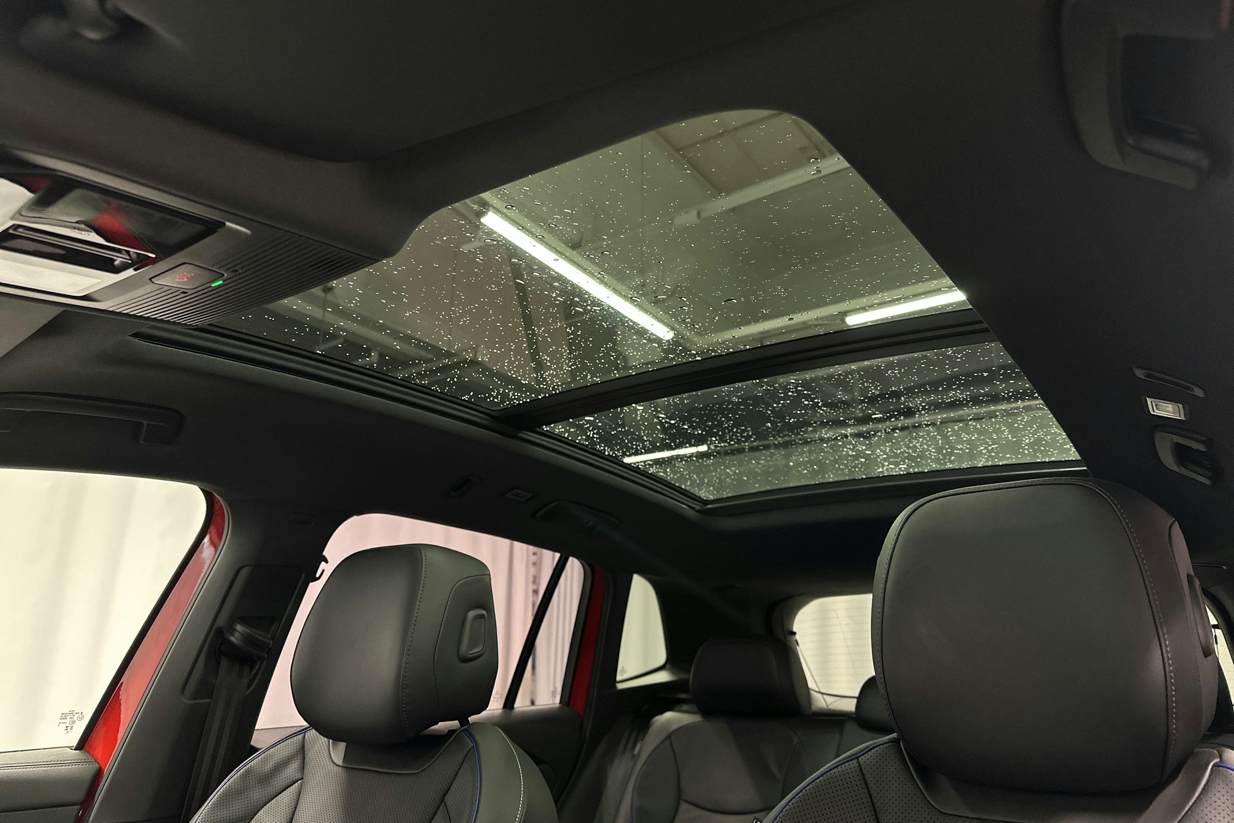 punainen Volkswagen Tiguan 2025 kuva 39.