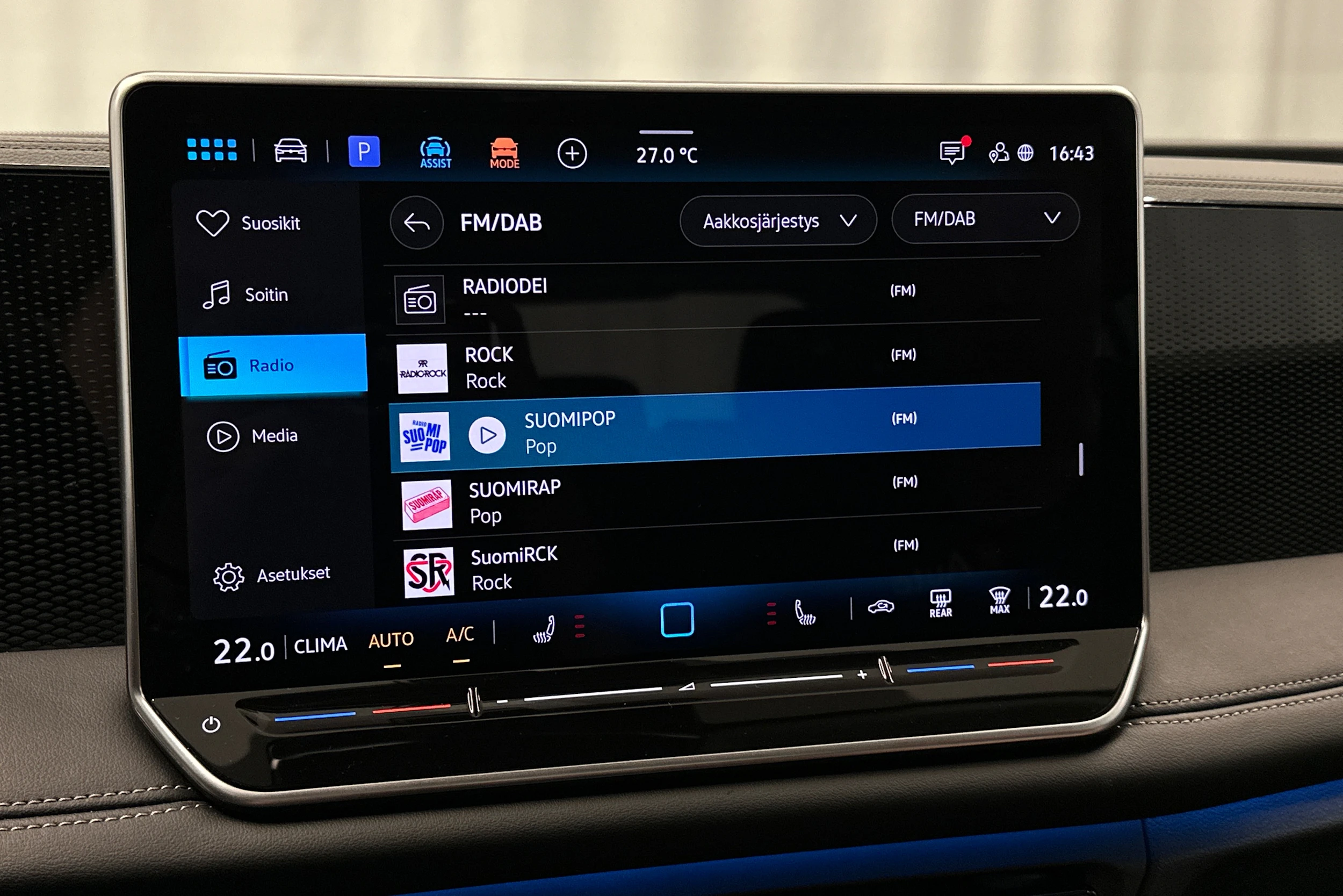 valkoinen Volkswagen Tiguan 2025 kuva 19.
