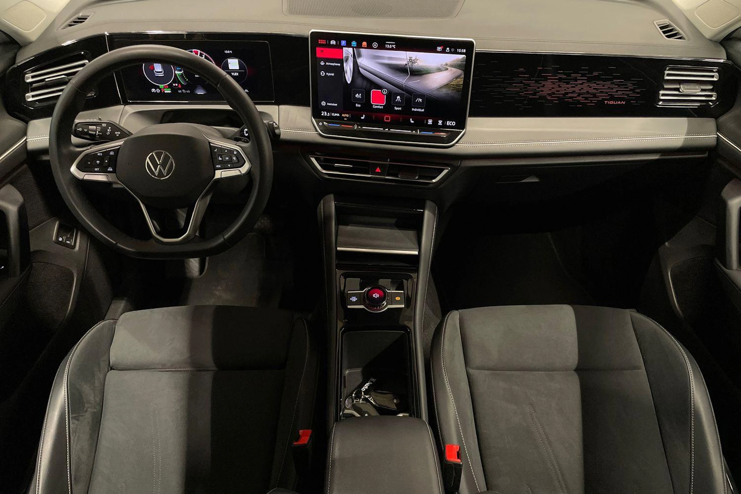 valkoinen Volkswagen Tiguan 2025 kuva 9.