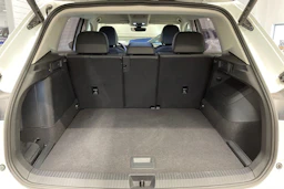 valkoinen Volkswagen Tiguan 2025 kuva 16.
