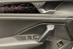 valkoinen Volkswagen Tiguan 2025 kuva 29.
