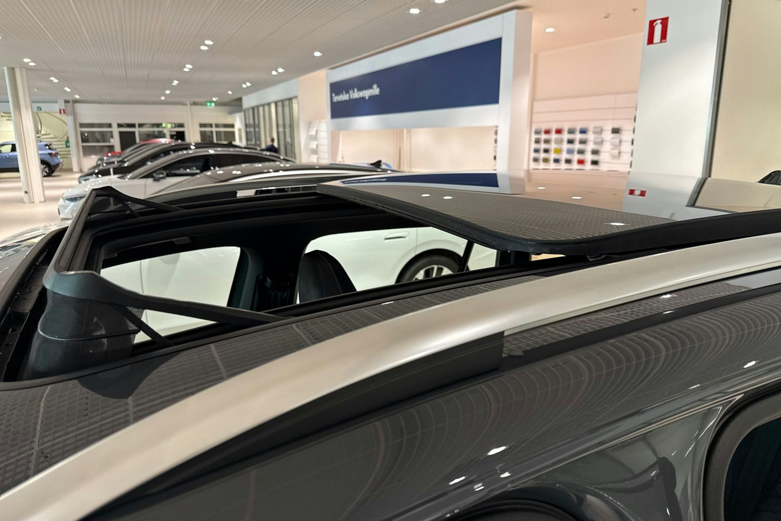 harmaa Volkswagen Tiguan 2025 kuva 12.