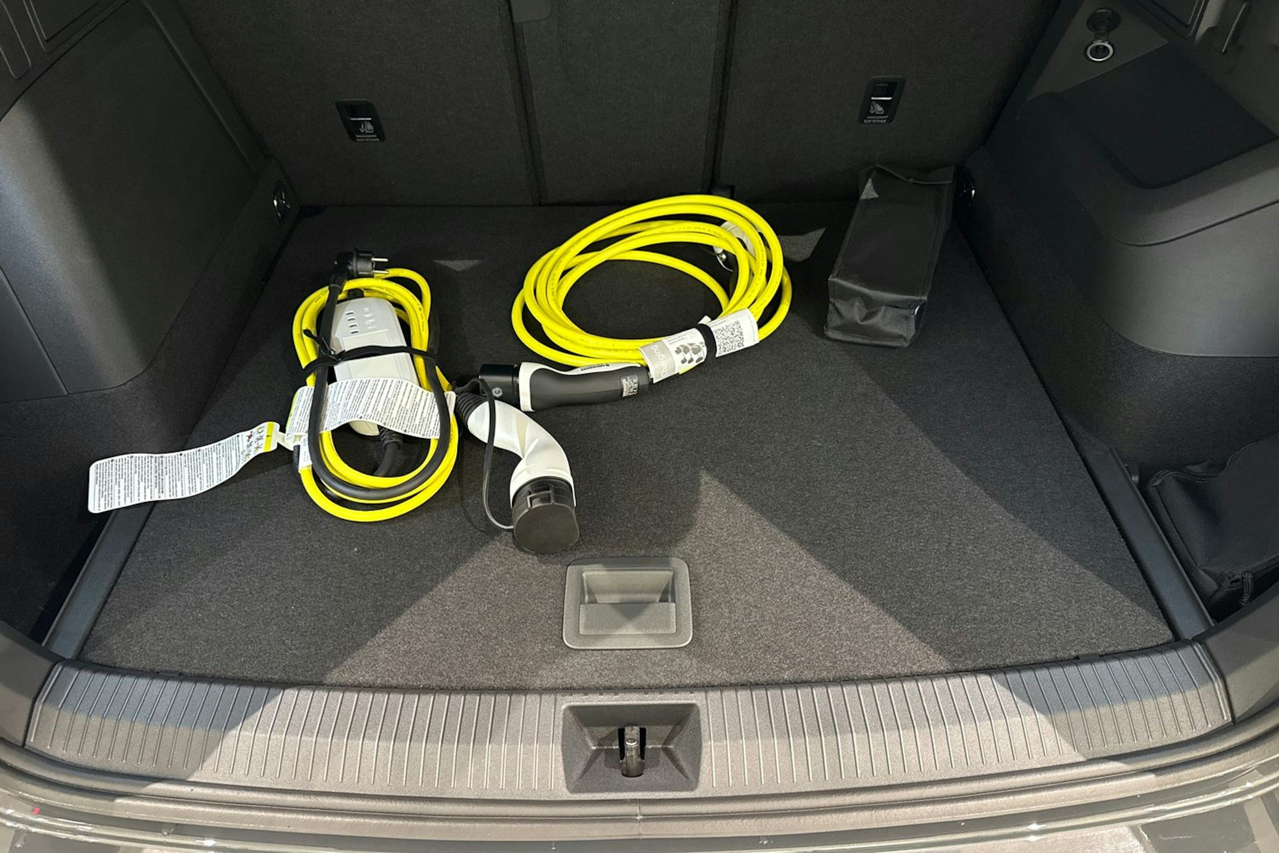 harmaa Volkswagen Tiguan 2025 kuva 14.