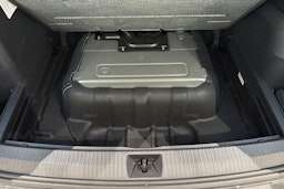 harmaa Volkswagen Tiguan 2025 kuva 15.
