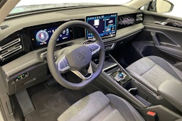 Harmaa Volkswagen Tiguan 2025 kuva 6.