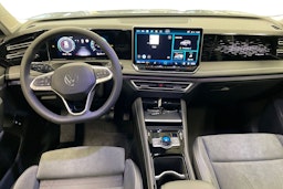 Harmaa Volkswagen Tiguan 2025 kuva 7.