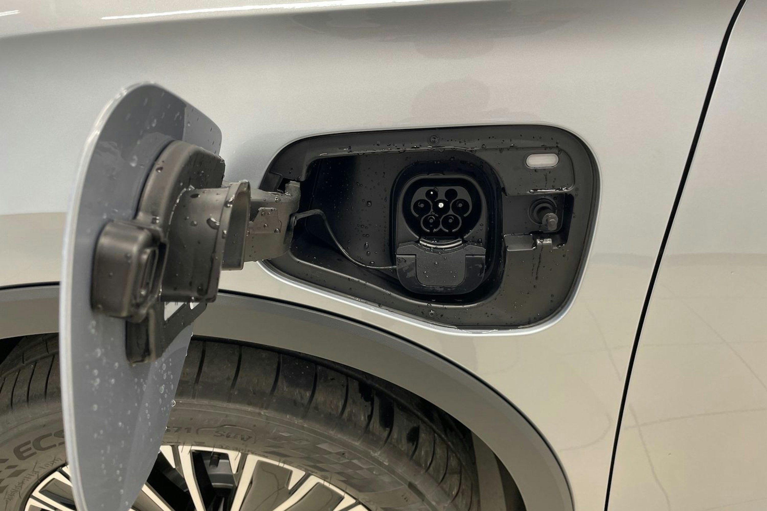 Harmaa Volkswagen Tiguan 2025 kuva 10.