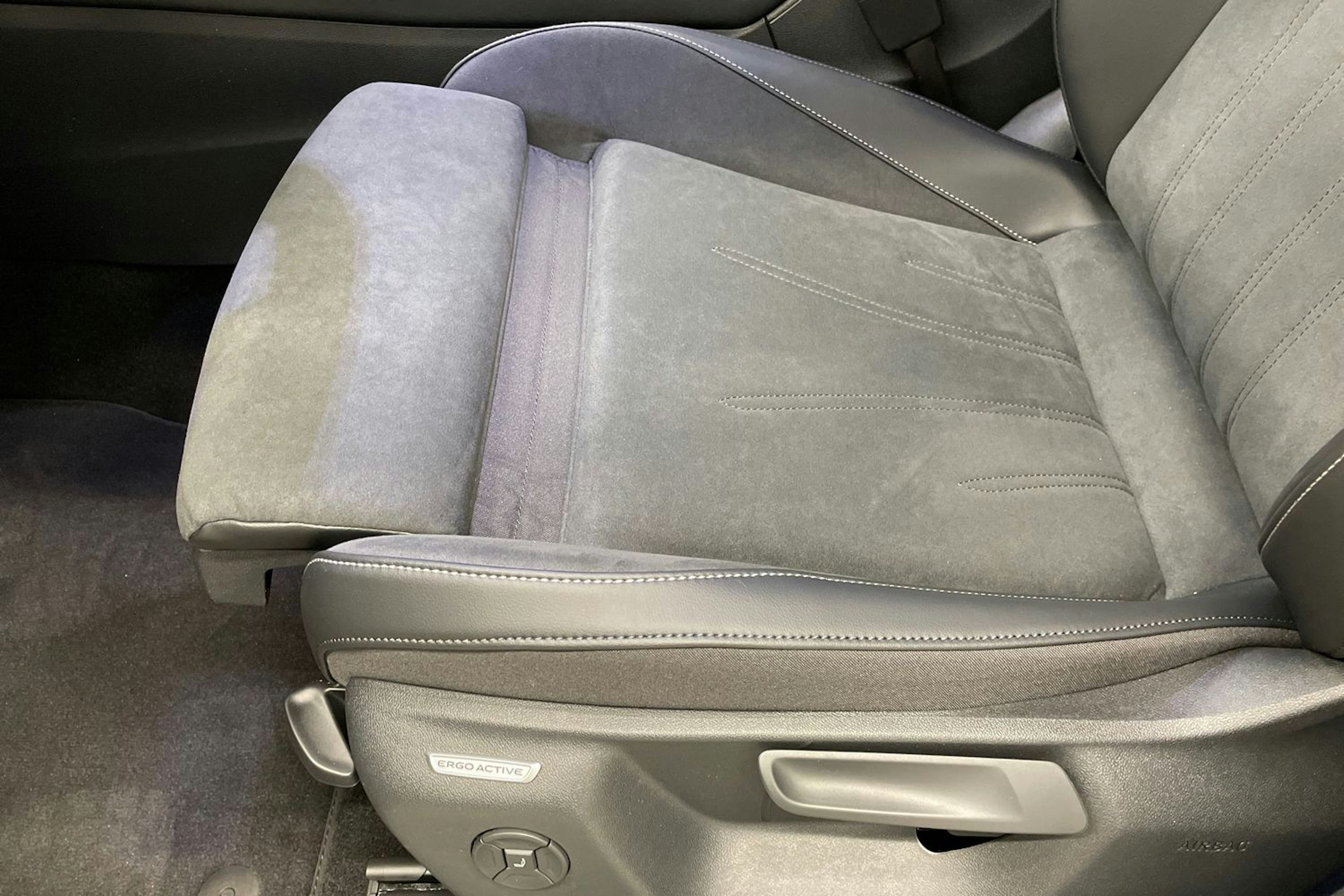 Harmaa Volkswagen Tiguan 2025 kuva 13.