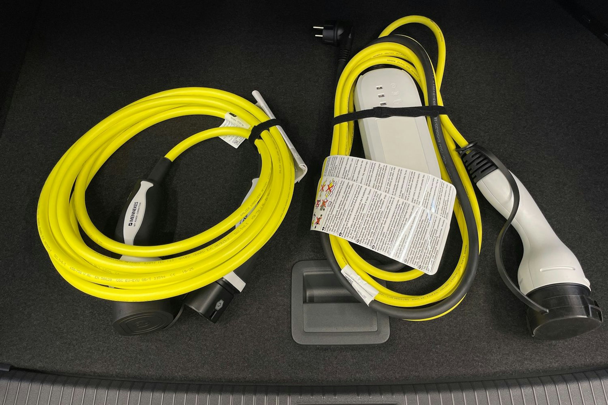 Harmaa Volkswagen Tiguan 2025 kuva 15.