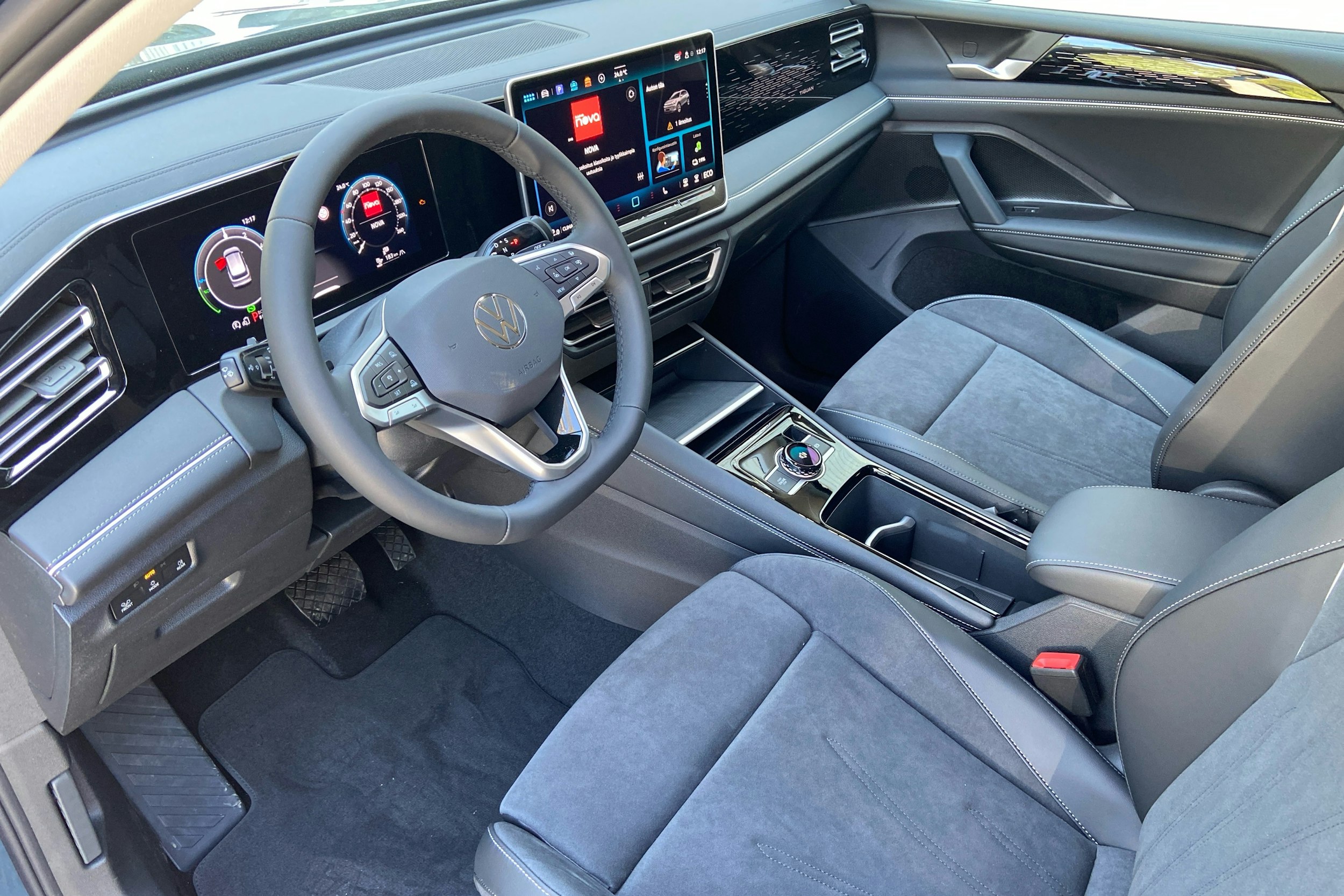 sininen Volkswagen Tiguan 2025 kuva 6.