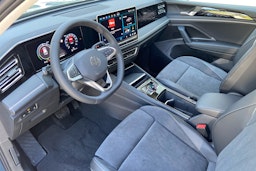 sininen Volkswagen Tiguan 2025 kuva 6.
