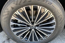sininen Volkswagen Tiguan 2025 kuva 9.