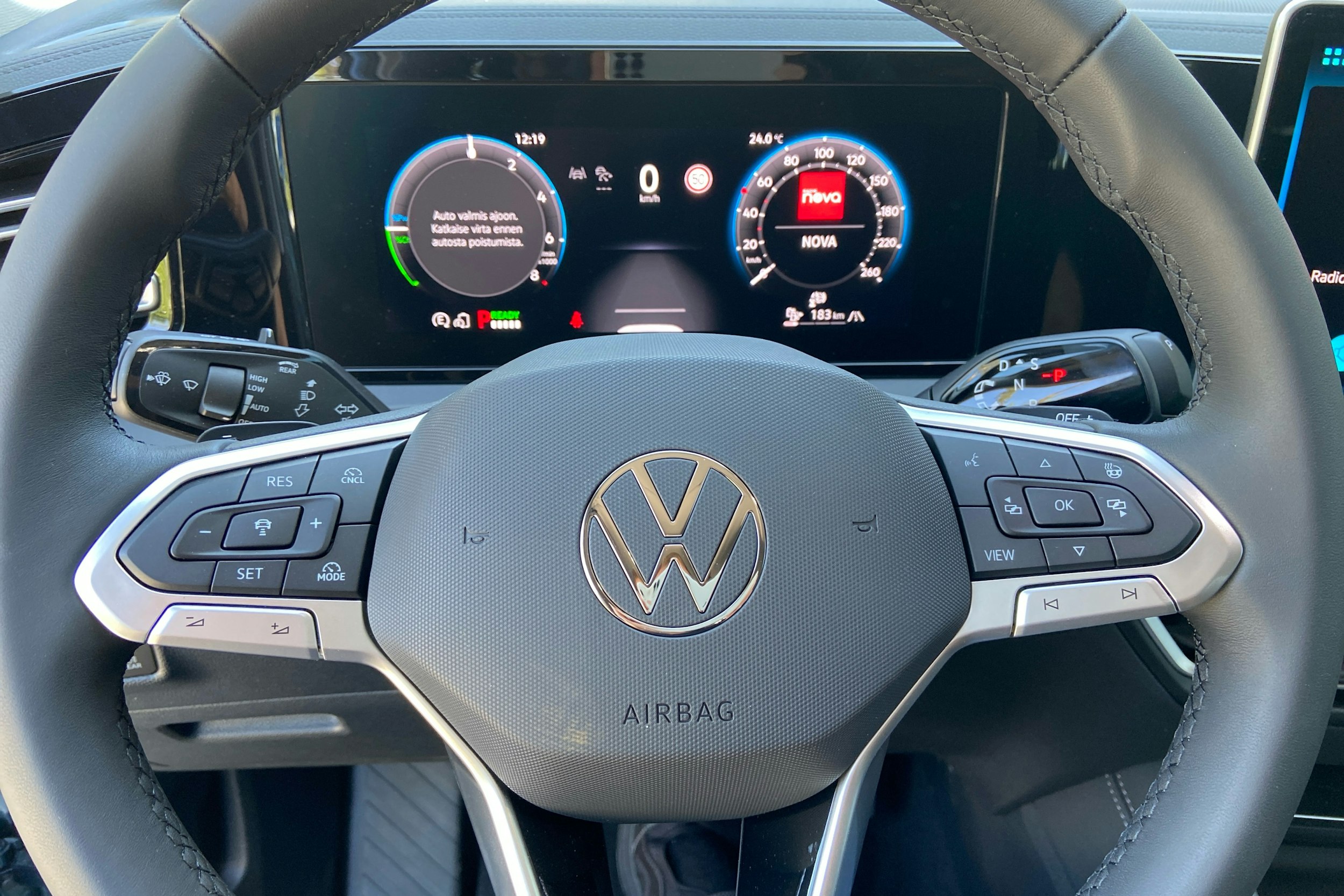 sininen Volkswagen Tiguan 2025 kuva 13.