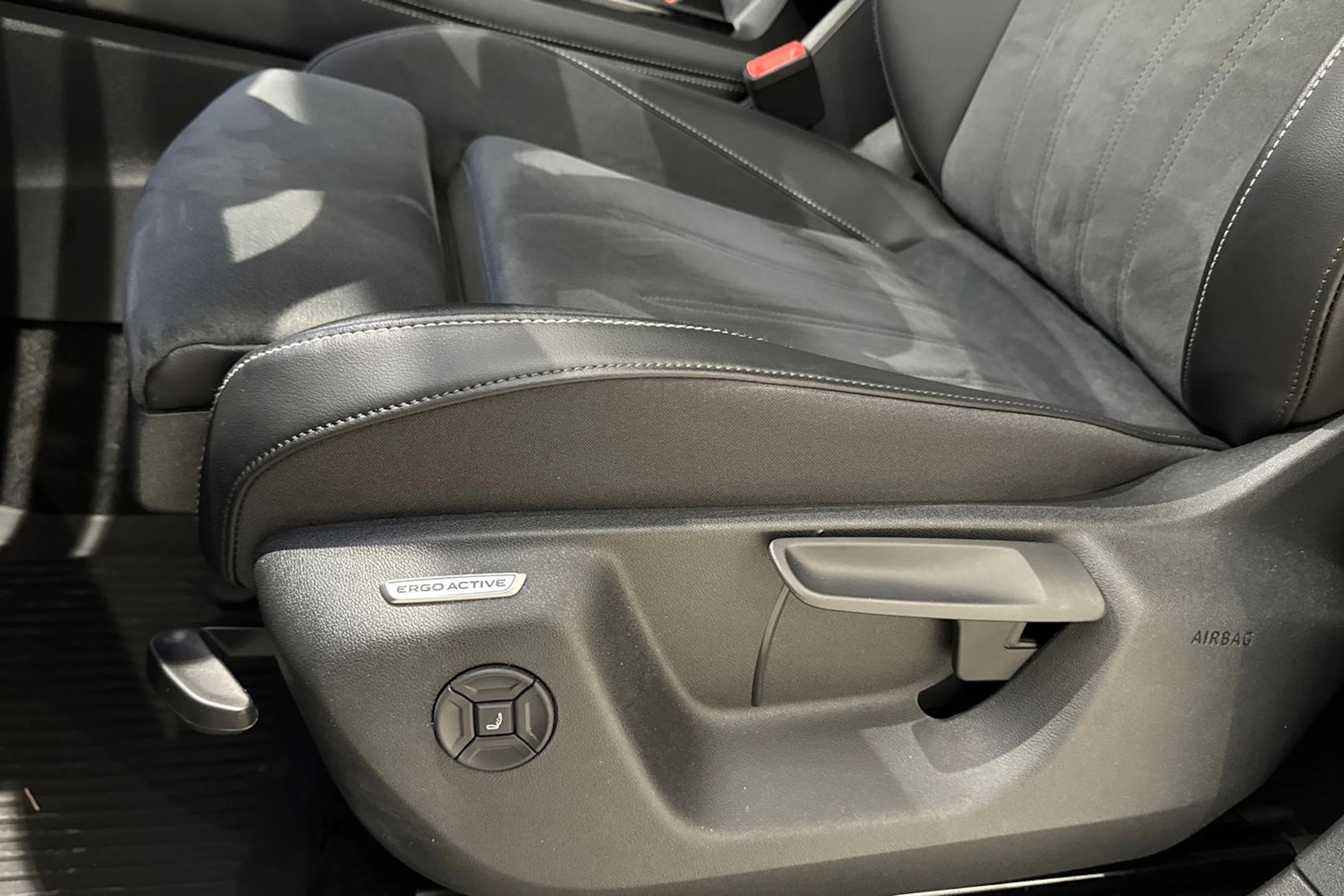 met. musta Volkswagen Tiguan 2025 kuva 22.
