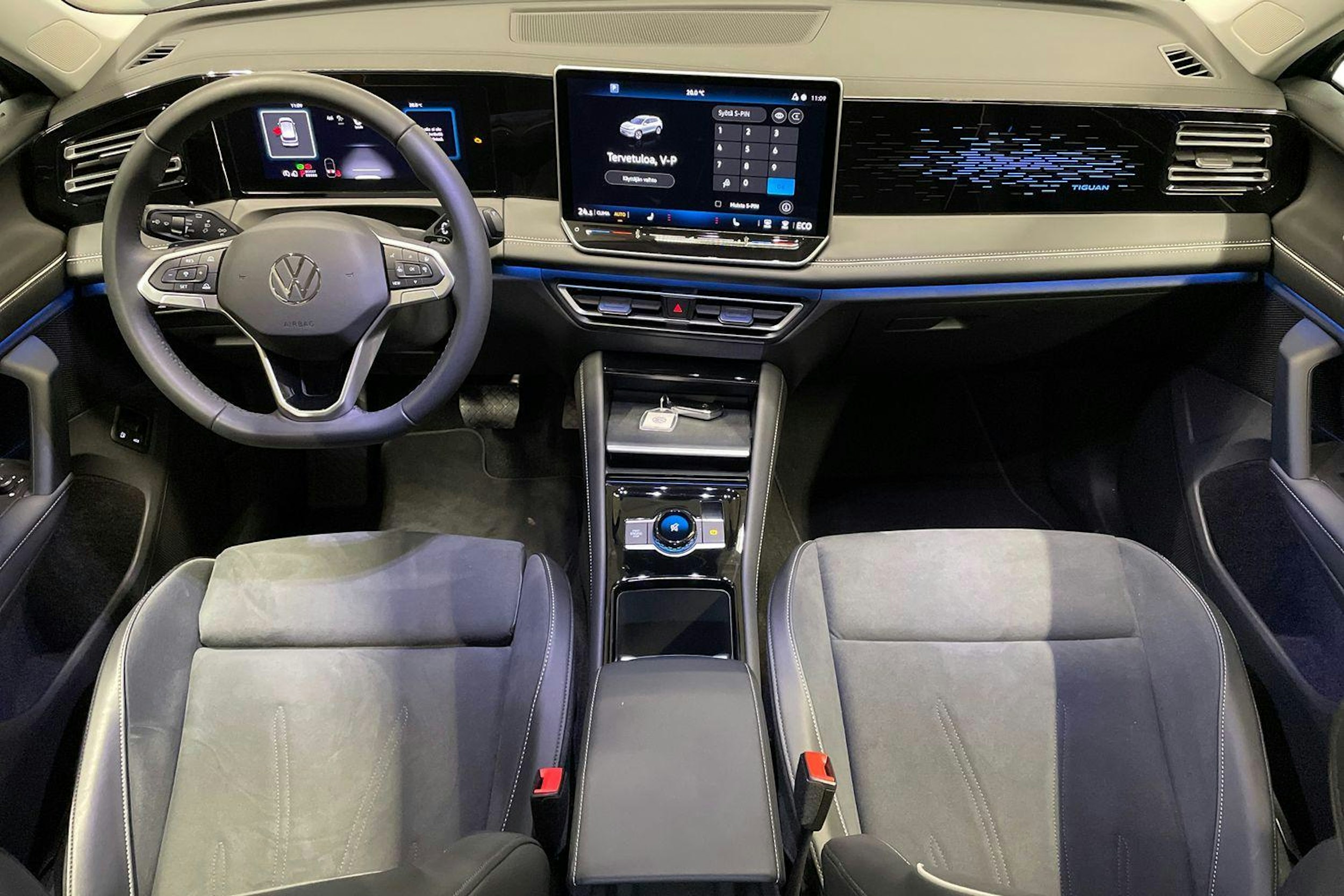 harmaa Volkswagen Tiguan 2025 kuva 9.