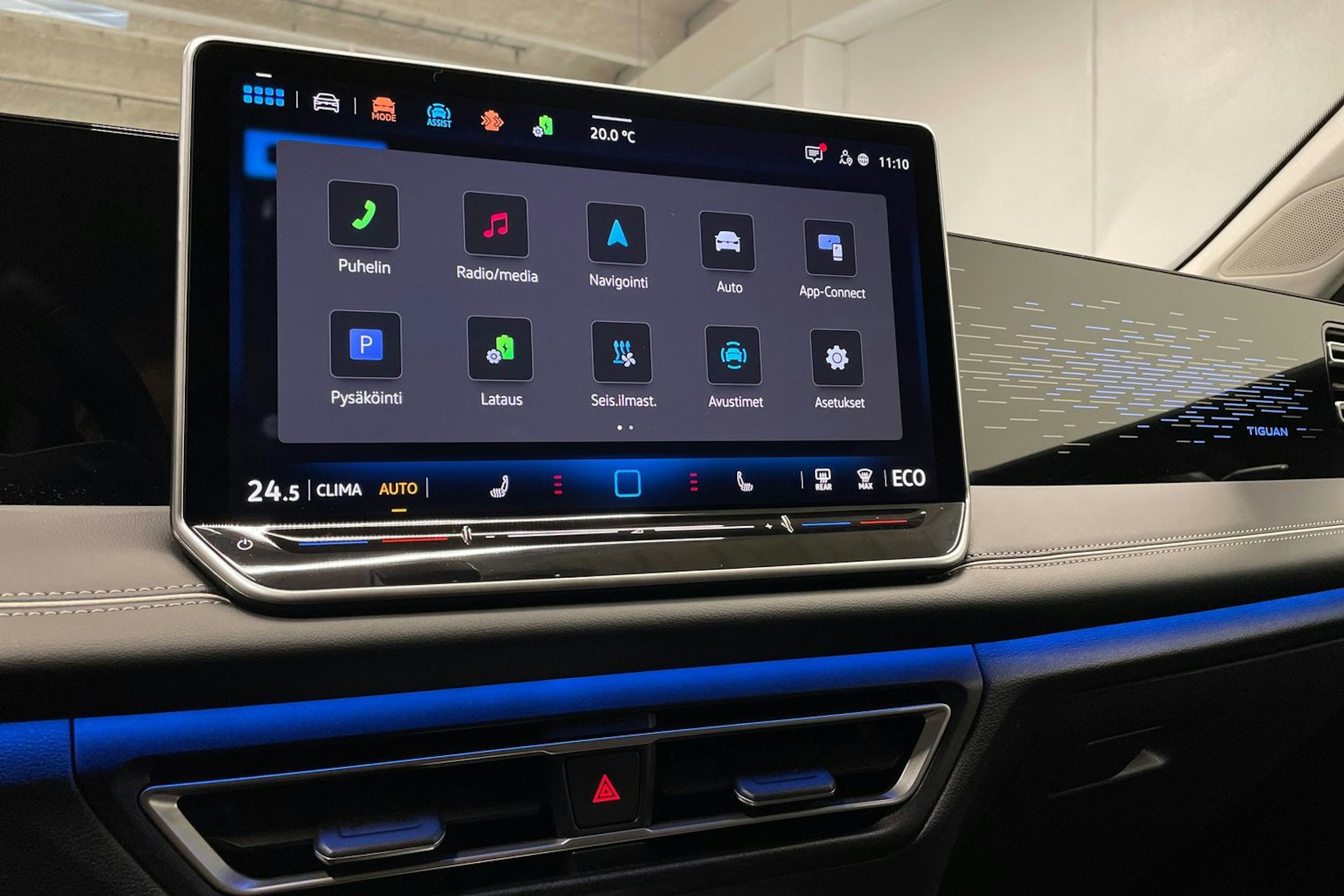 harmaa Volkswagen Tiguan 2025 kuva 16.