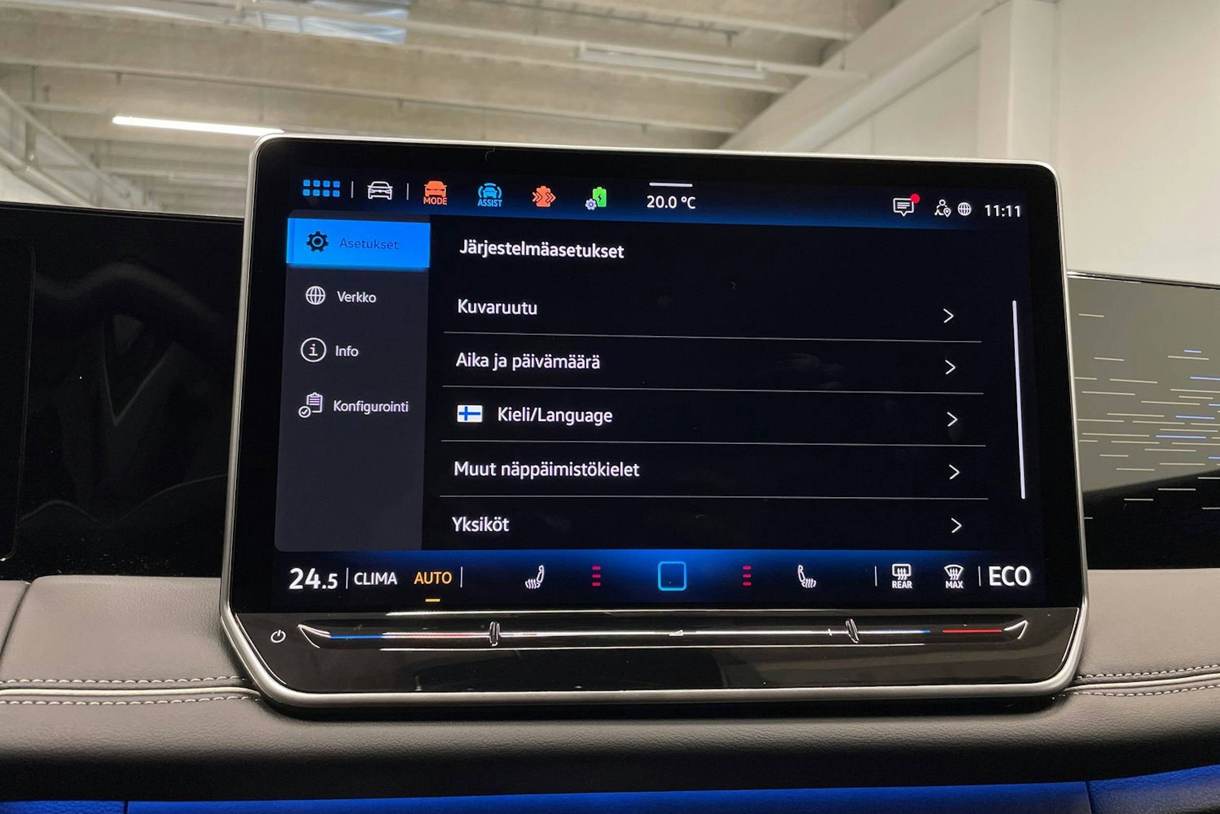 harmaa Volkswagen Tiguan 2025 kuva 21.