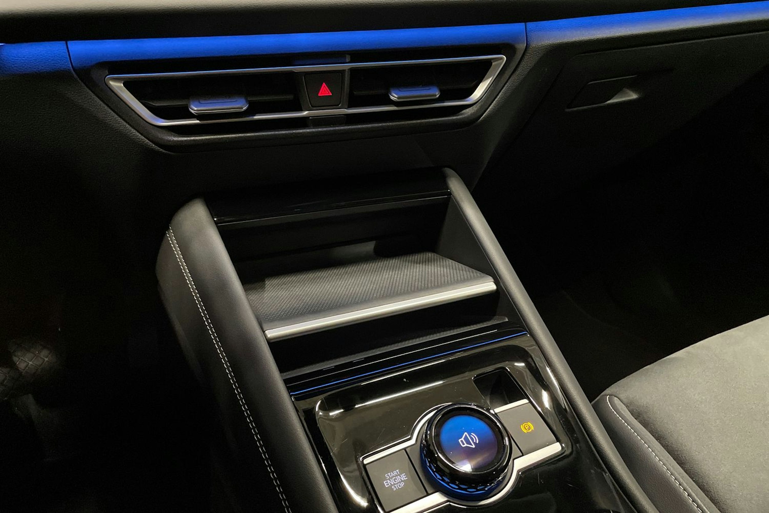 harmaa Volkswagen Tiguan 2025 kuva 24.