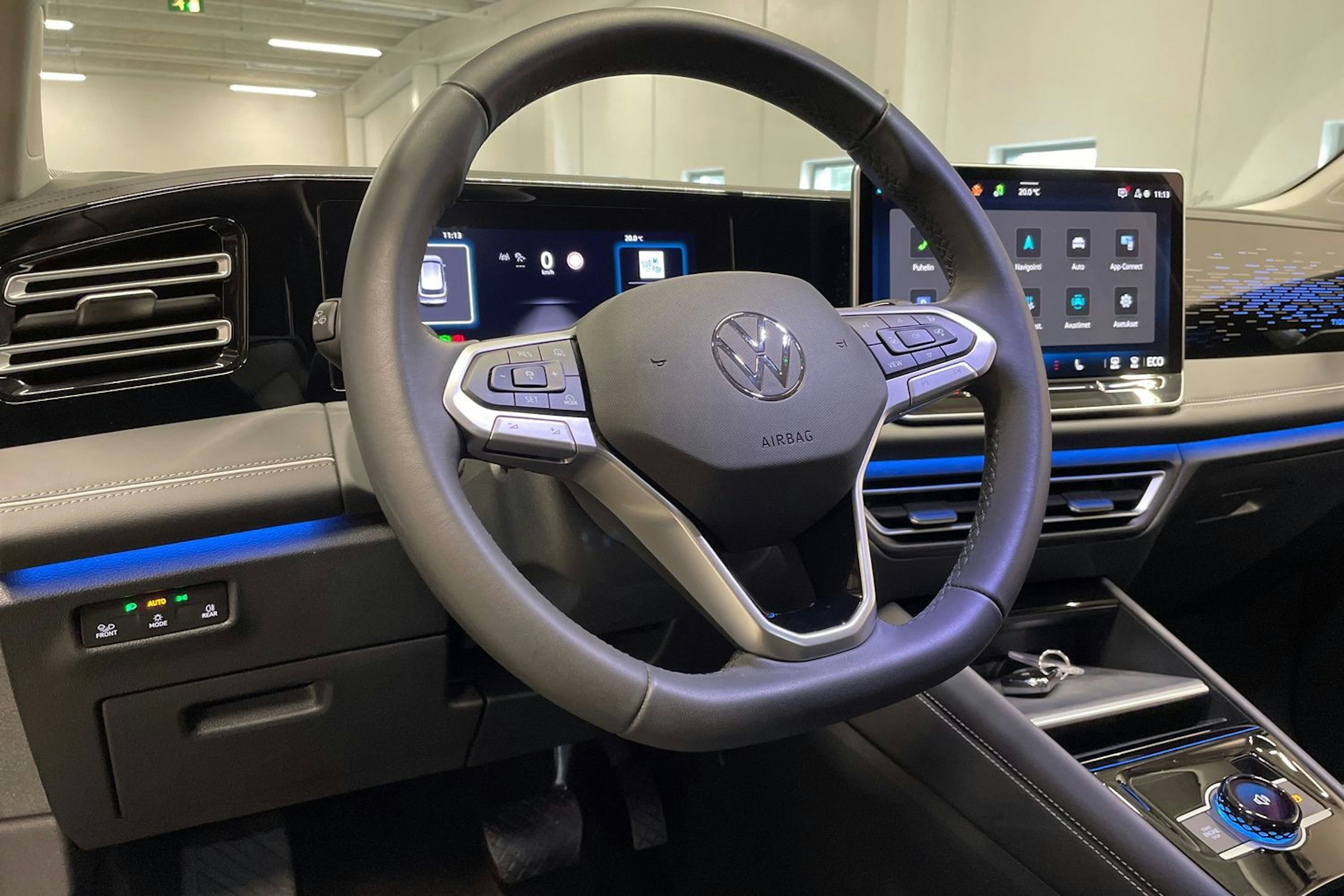 harmaa Volkswagen Tiguan 2025 kuva 29.