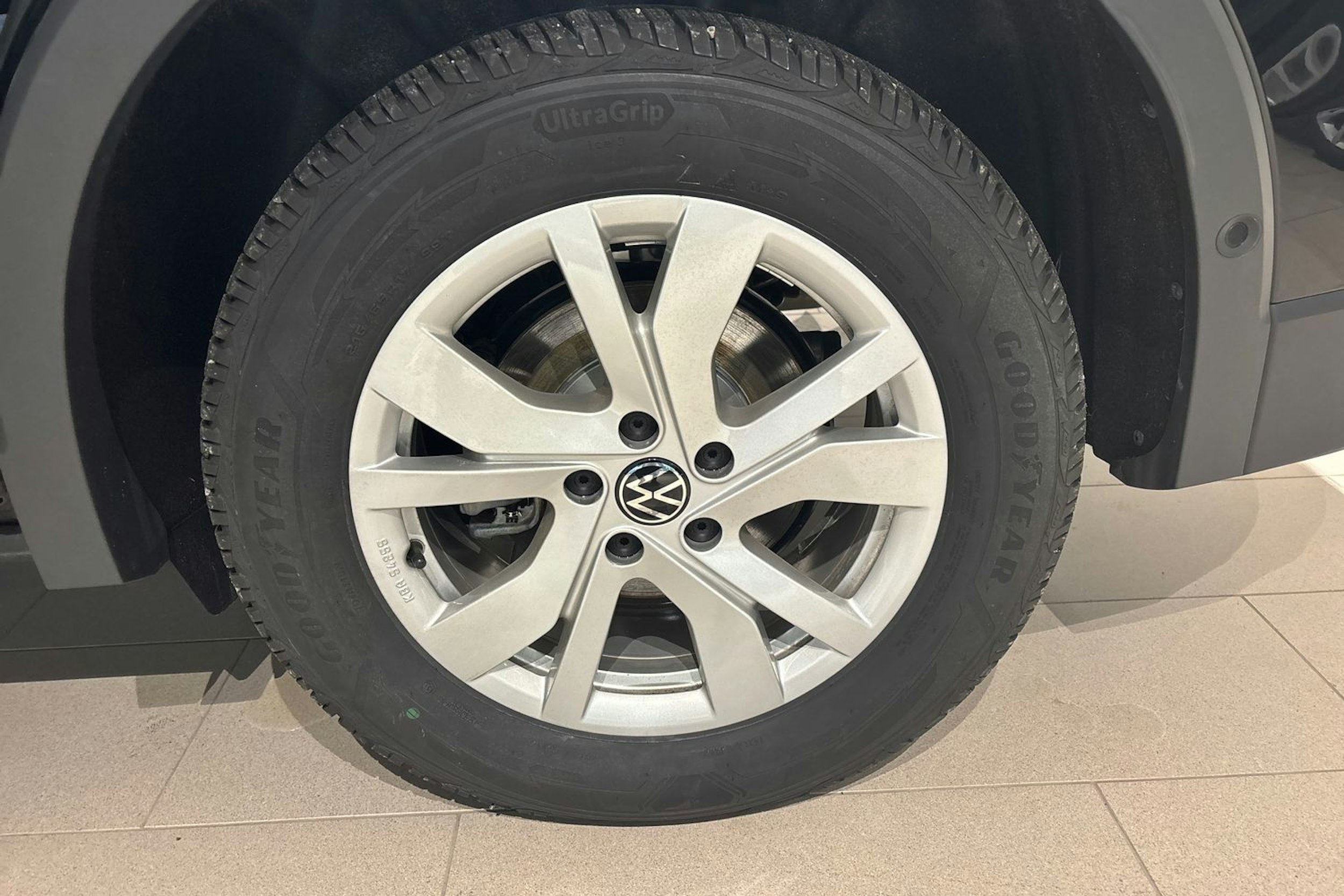 musta Volkswagen Tiguan 2025 kuva 10.