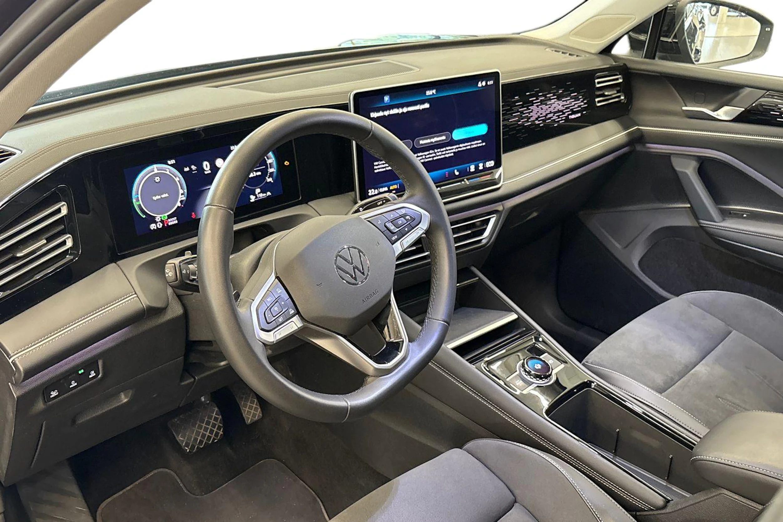 musta Volkswagen Tiguan 2025 kuva 6.