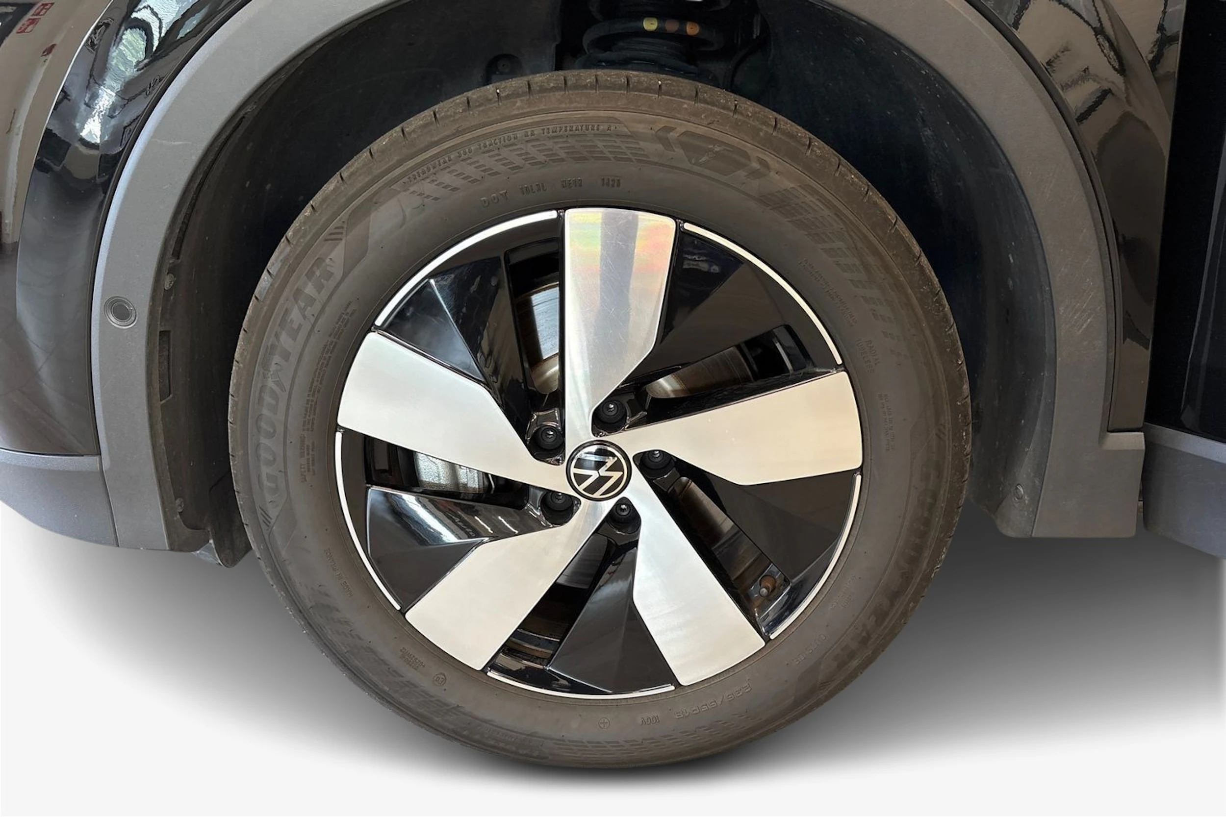 musta Volkswagen Tiguan 2025 kuva 9.