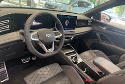 harmaa Volkswagen Tiguan 2025 kuva 6.