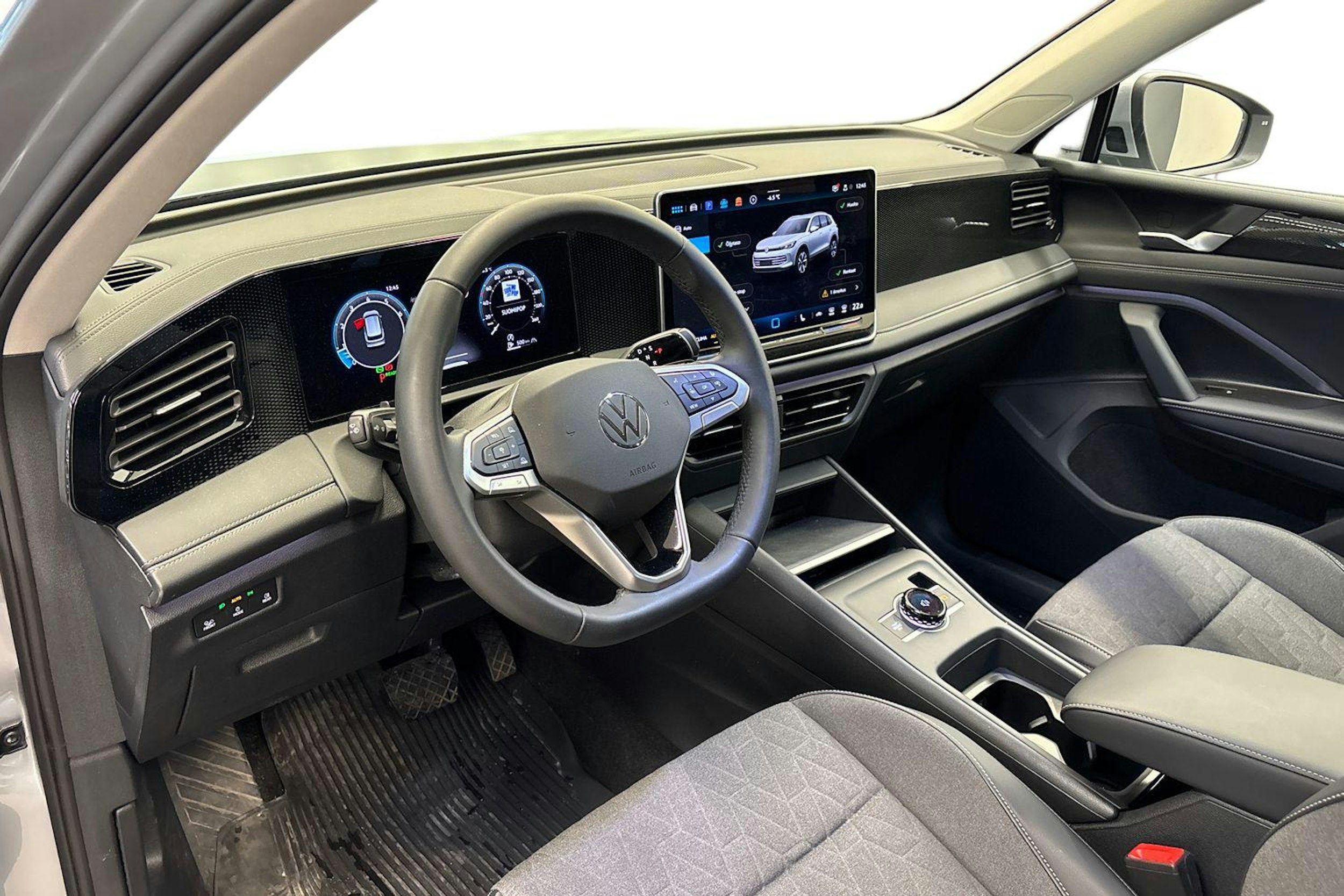 met. harmaa Volkswagen Tiguan 2025 kuva 3.