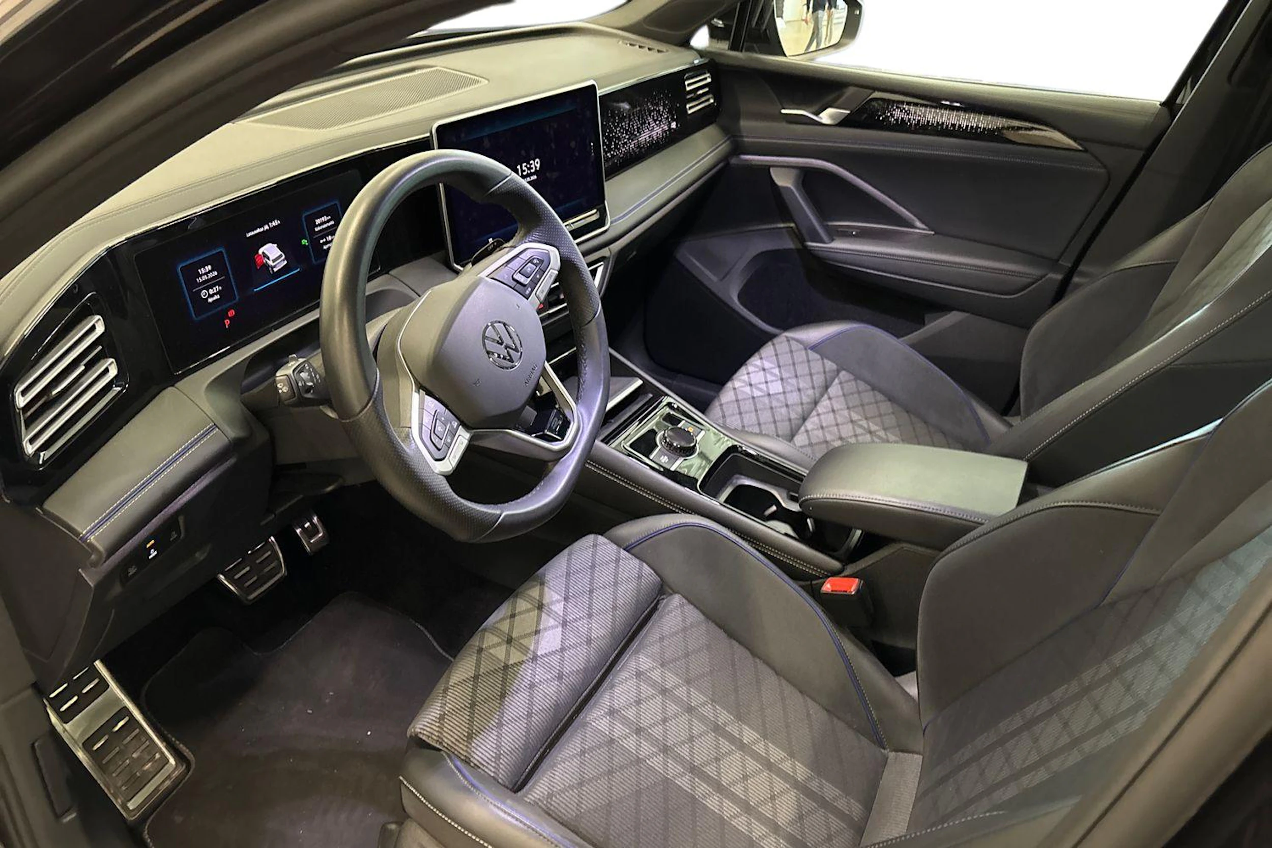 musta Volkswagen Tiguan 2025 kuva 3.