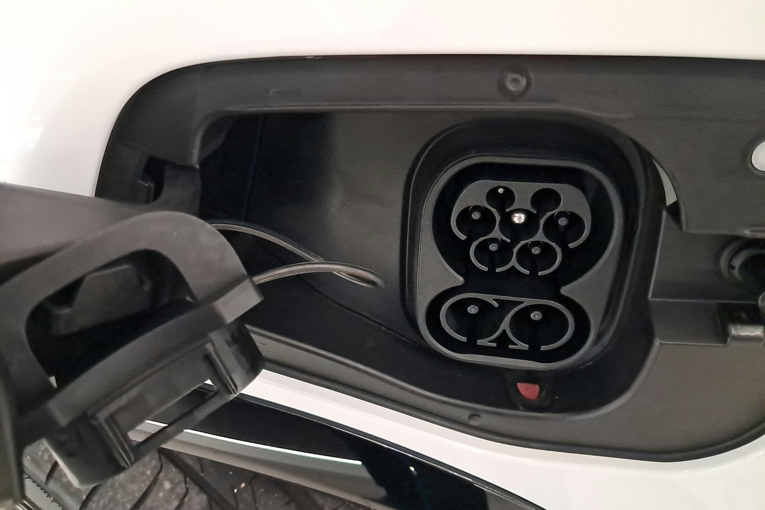 valkoinen Volkswagen Tiguan 2025 kuva 13.