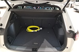 valkoinen Volkswagen Tiguan 2025 kuva 15.
