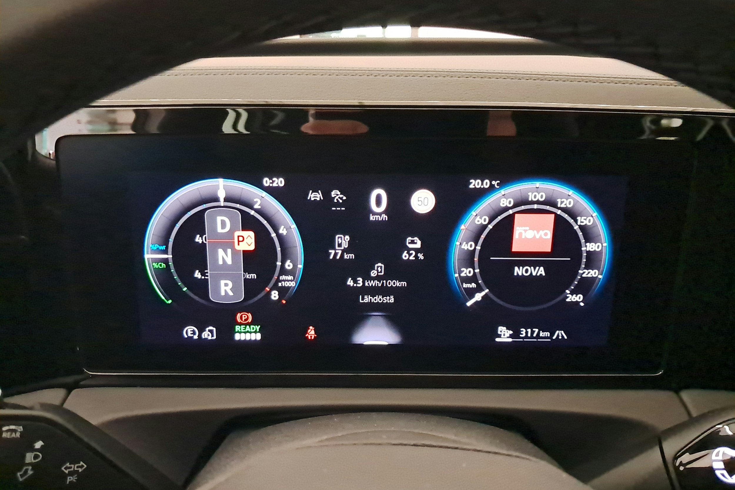 valkoinen Volkswagen Tiguan 2025 kuva 18.