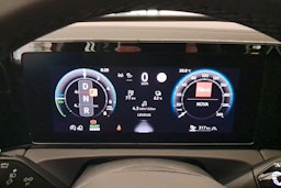 valkoinen Volkswagen Tiguan 2025 kuva 18.