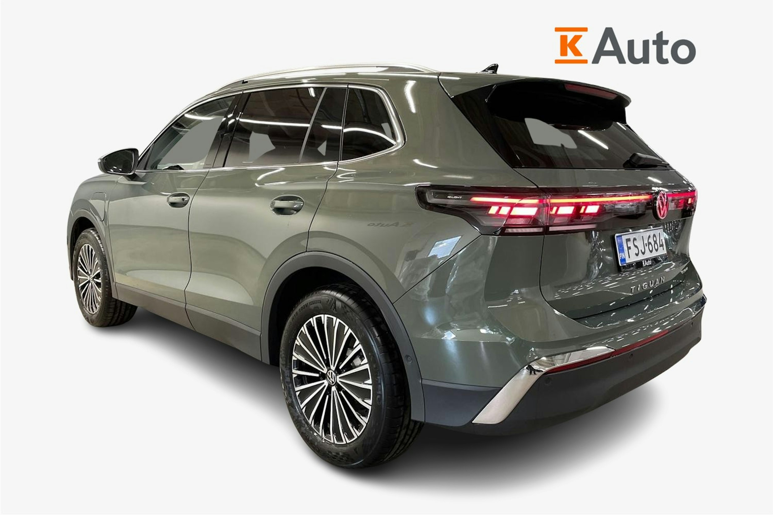vihreä Volkswagen Tiguan 2025 kuva 2.