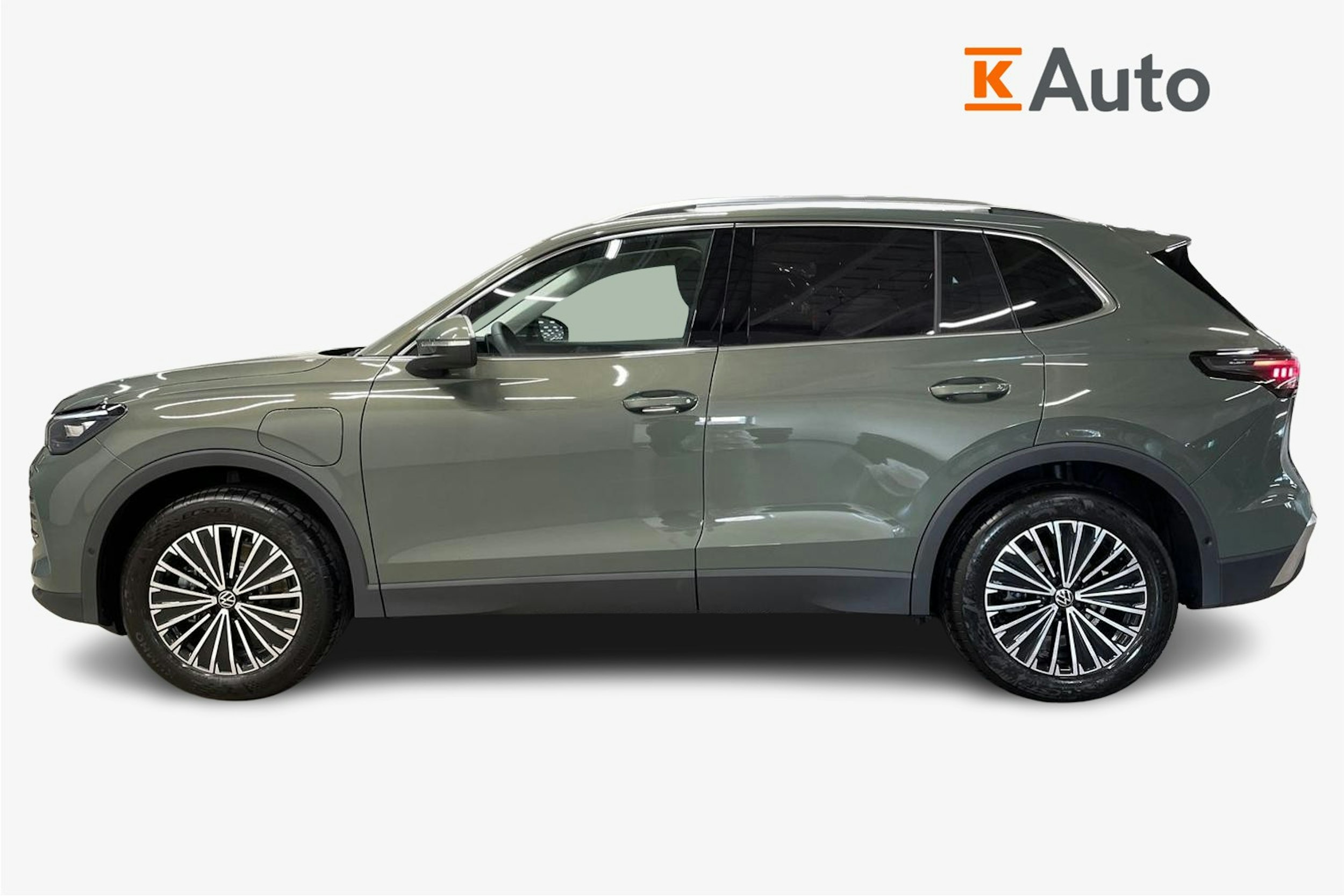 vihreä Volkswagen Tiguan 2025 kuva 6.