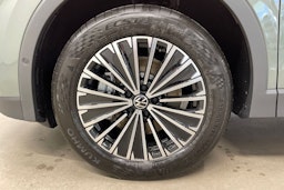 vihreä Volkswagen Tiguan 2025 kuva 13.