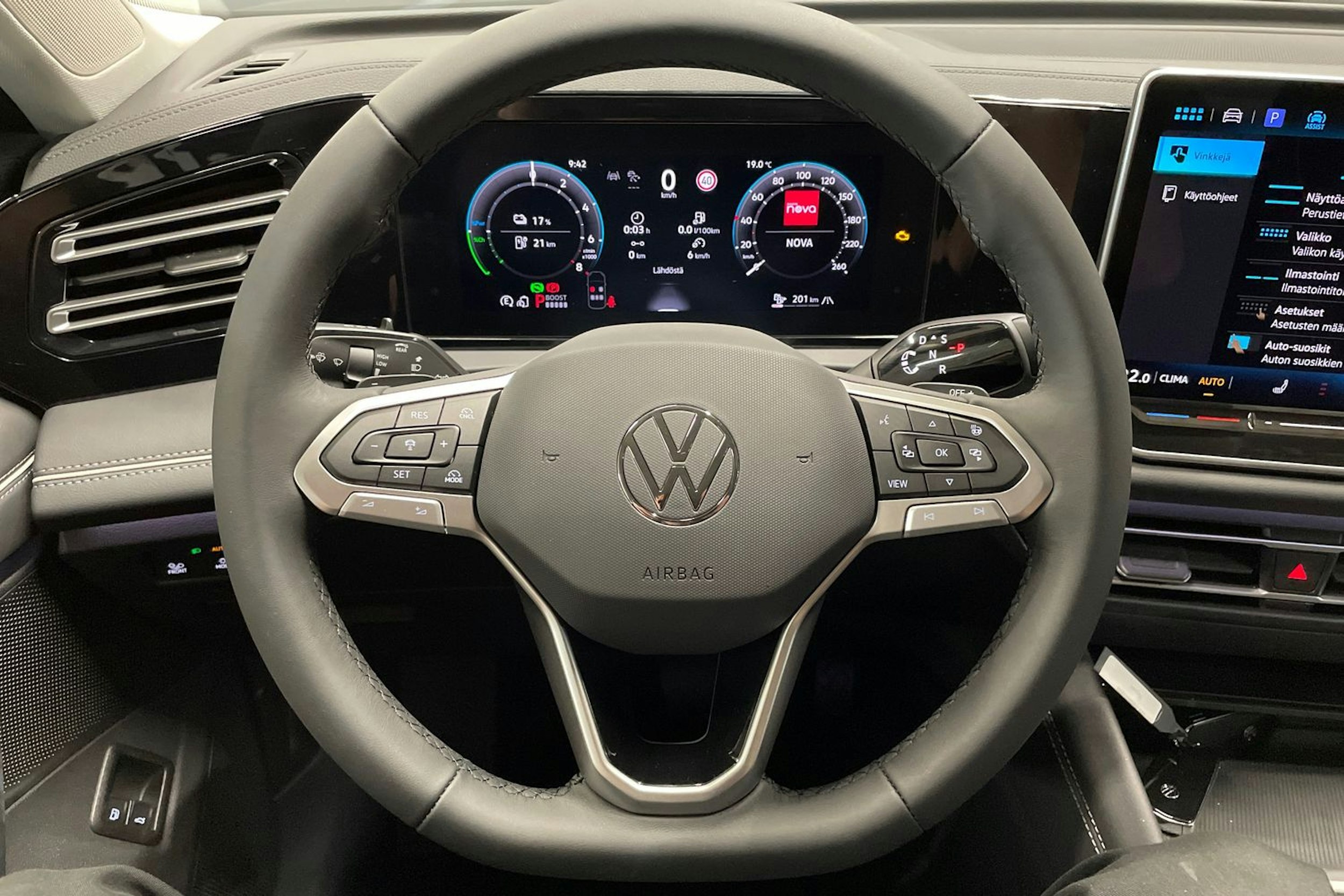vihreä Volkswagen Tiguan 2025 kuva 15.