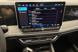 vihreä Volkswagen Tiguan 2025 kuva 16.