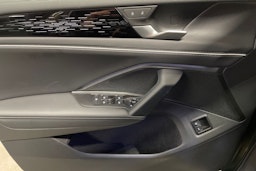 vihreä Volkswagen Tiguan 2025 kuva 18.