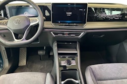 sininen Volkswagen Tiguan 2025 kuva 7.